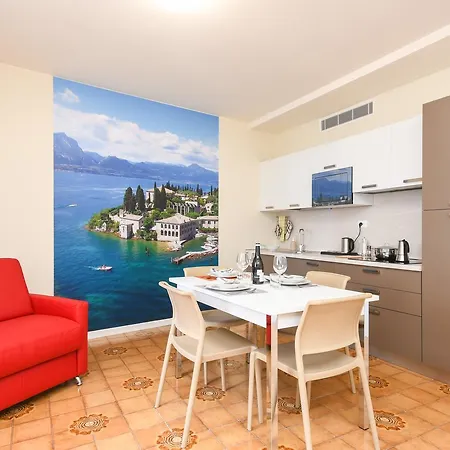 Casa Tunina Appartement Desenzano del Garda Buitenkant foto